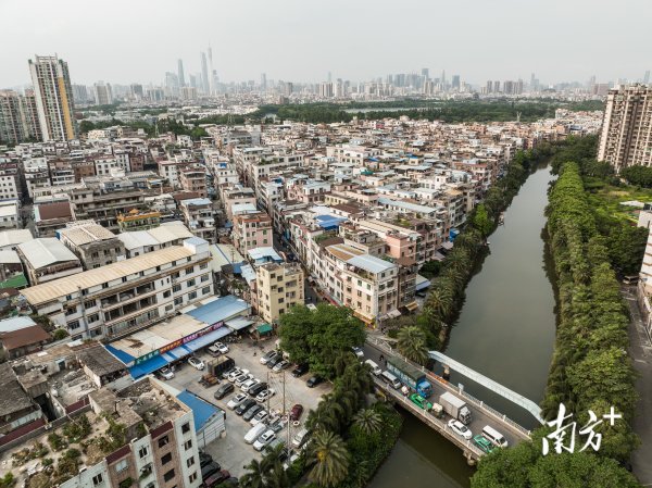 聚宝盆 直击海珠区管控区：核酸检测排起长队，部分地铁站暂停对外服务